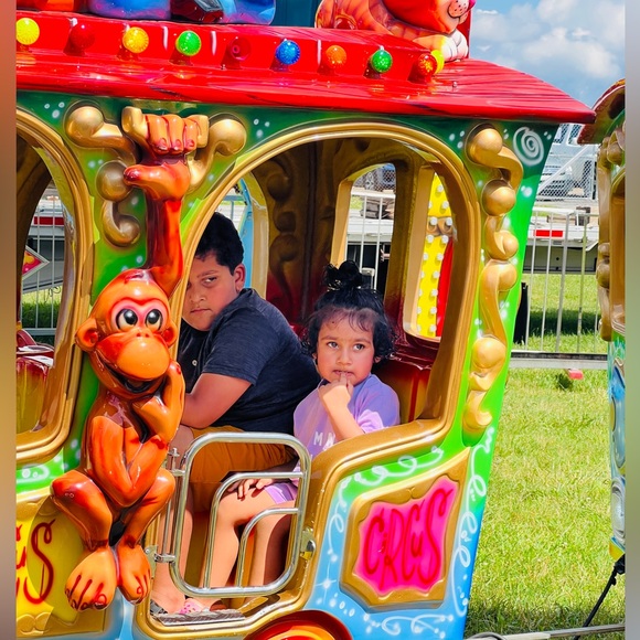 Hi, My name is Medha Jha aka @sweetmedhu.This is all about me and my family. - Picture 5 of 12